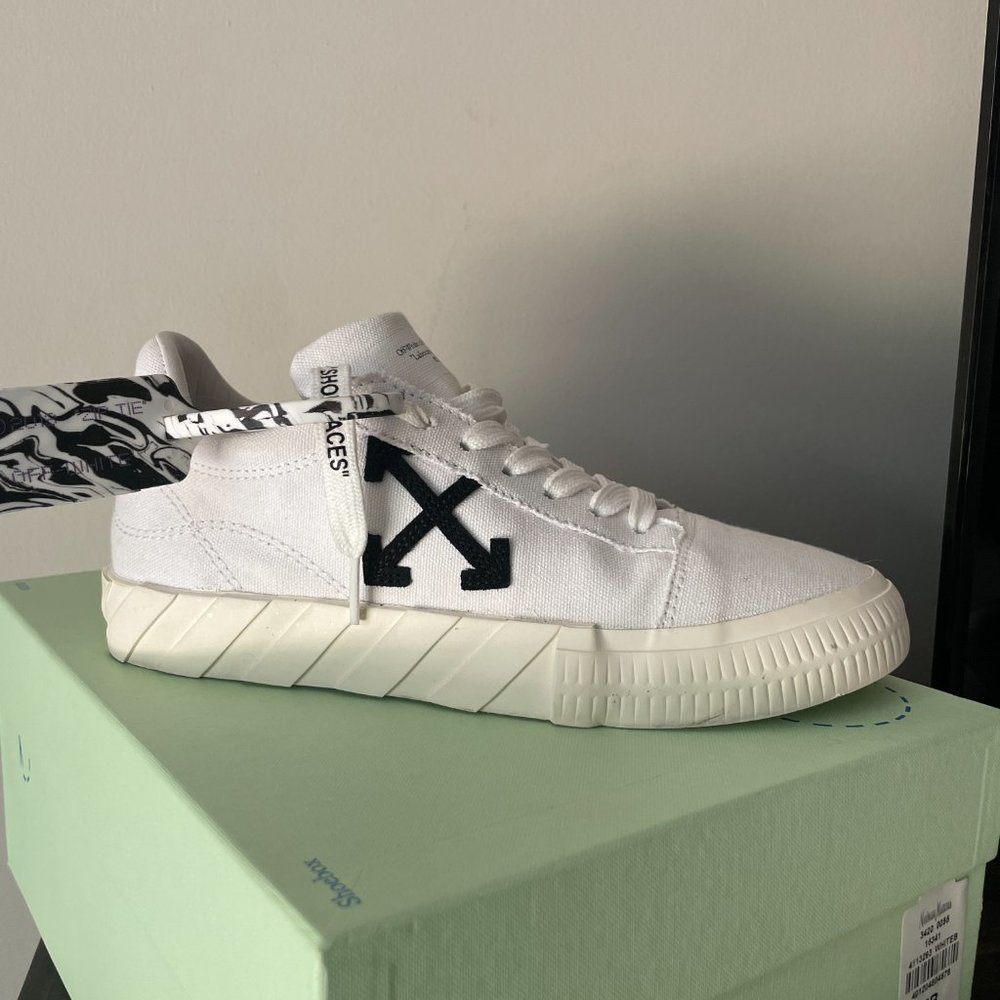 Off-White c/o Virgil Abloh Womens 6.5
